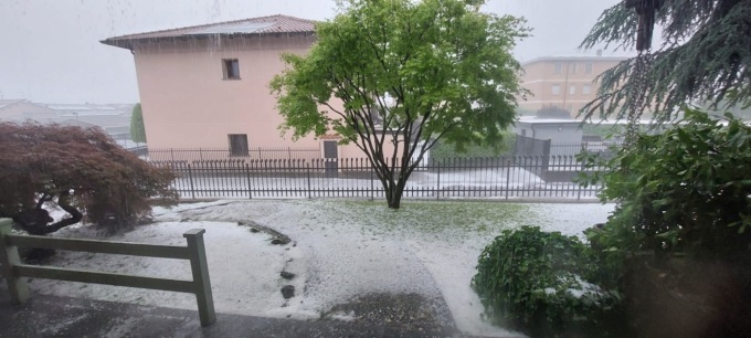 Maxi grandinata nel Lecchese: le immagini impressionanti