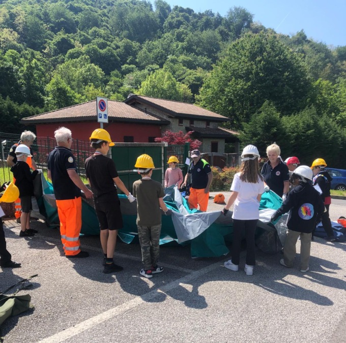 Studenti in campo con la Protezione civile contro il rischio idrogeologico