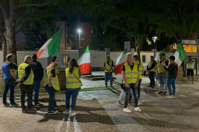 Sicurezza, a Terno d’Isola “ronde” del sindaco con l’estrema destra: è polemica