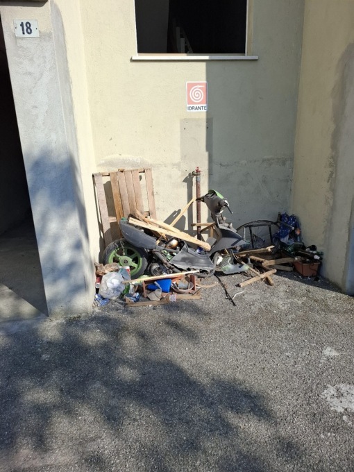 Muore un’inquilina e nessuno sanifica, intervento alle case Aler