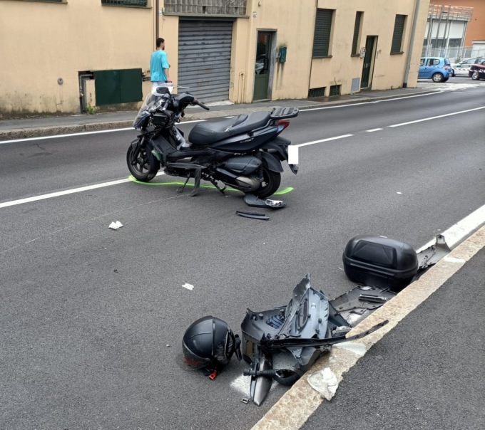 Incidente auto moto a Lecco, grave il centauro. Coinvolto anche un pedone