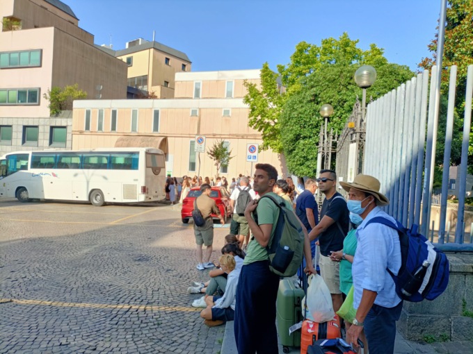 Primo lunedì senza treni: mattinata di fuoco per i pendolari