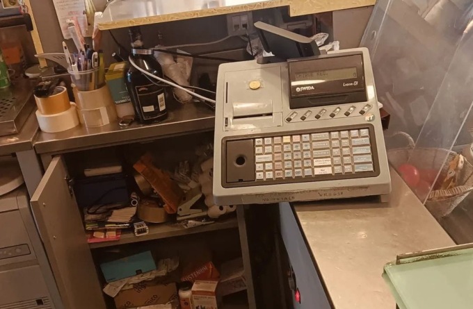 Furto all’alba al bar del centro sportivo di Imbersago