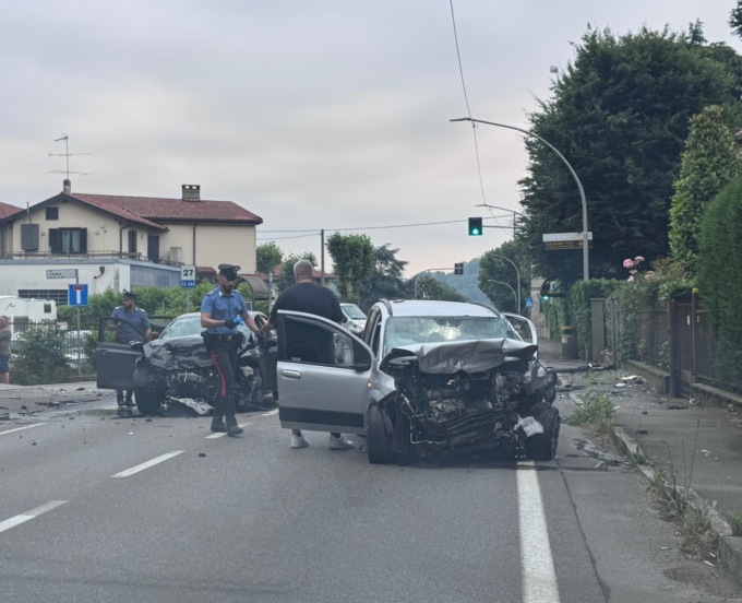 Alba di sangue a Olgiate Molgora: muore un 74enne in un frontale, una giovane in ospedale in elicottero