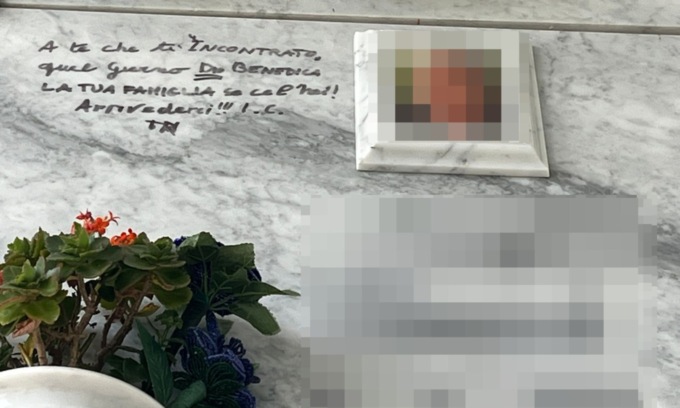 Frasi misteriose sulle lapidi del cimitero