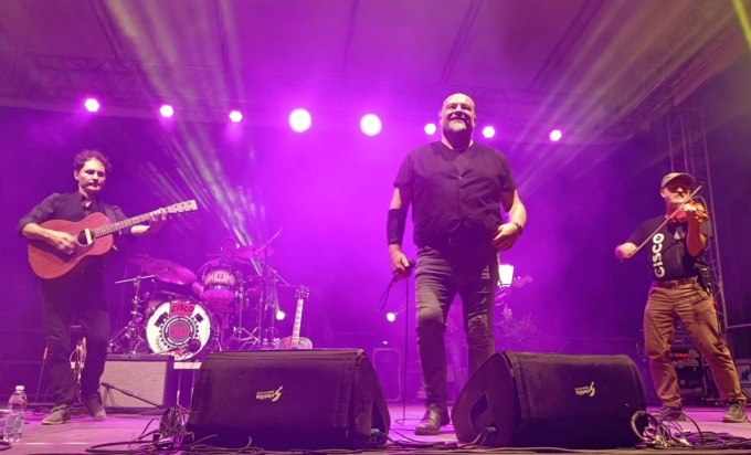 Cisco Bellotti dei Modena City Ramblers in concerto a Lecco