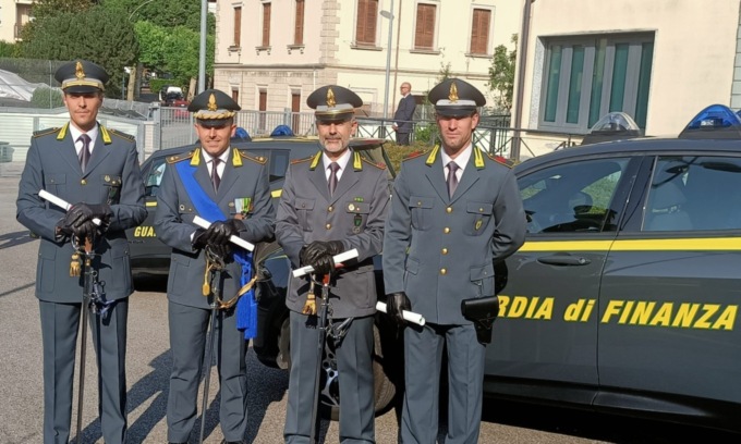 Guardia di Finanza, festa ed encomio per quattro fiamme gialle FOTO e VIDEO