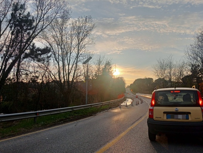 Cavalcavia di Cernusco Lombardone, torna il senso unico alternato