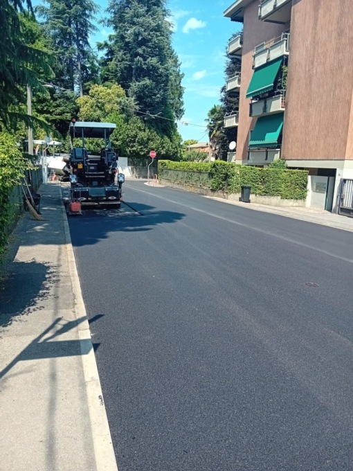 Lario Reti Holding: a Merate 250.000 euro per il ripristino degli asfalti