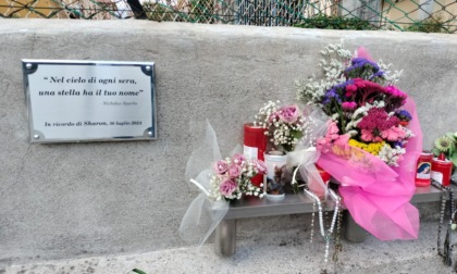 Un anno dopo l’omicidio di Sharon Verzeni, posata una targa alla sua memoria