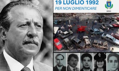 Anniversario della strage di via d’Amelio, il Municipio si tinge di rosso