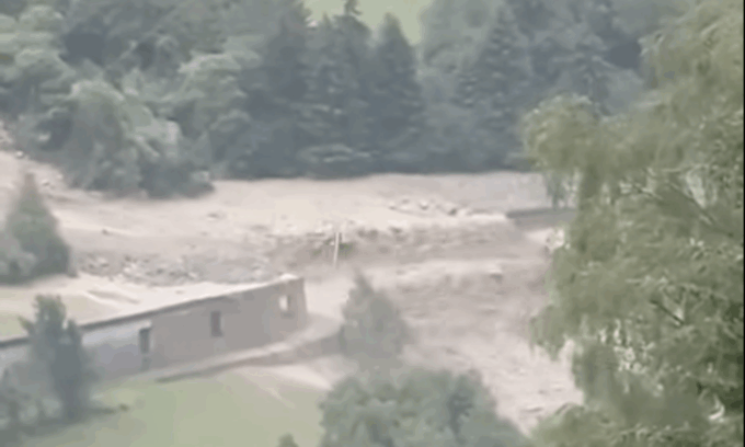 Bomba d’acqua in Valtellina: frane ed evacuazioni