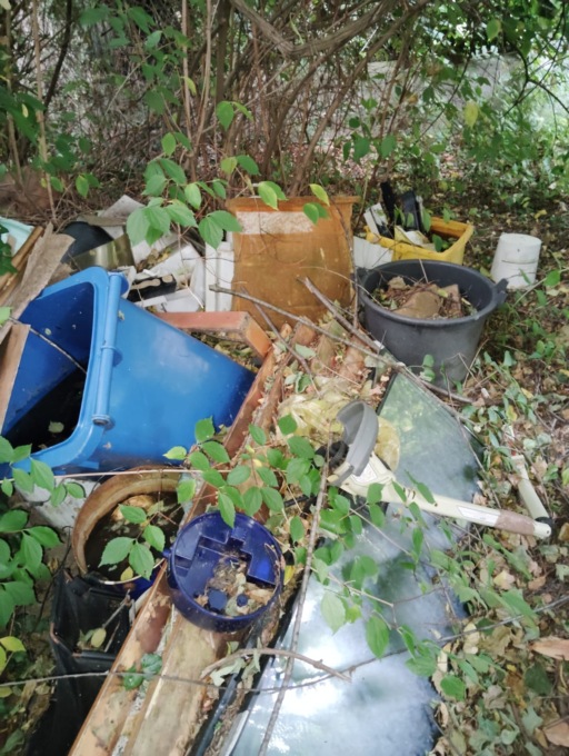 Discarica a cielo aperto a Brivio