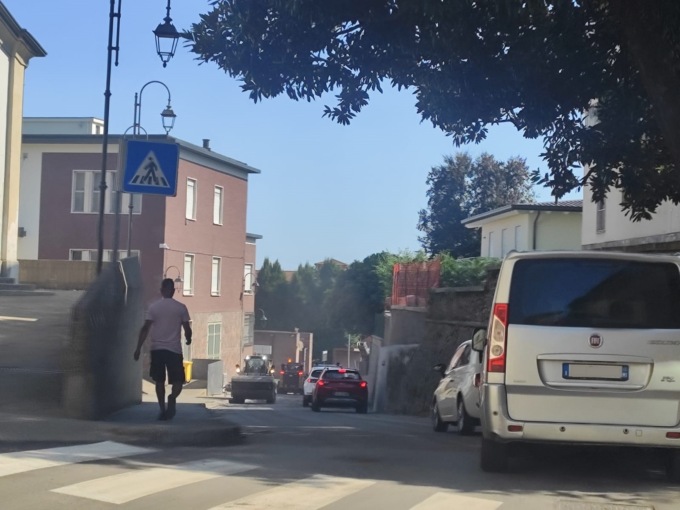 Caos asfaltature a Merate, traffico verso il centro in tilt