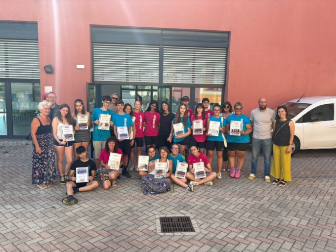 I giovani di Osnago ridipingono la biblioteca e abbelliscono il paese con Util’Estate