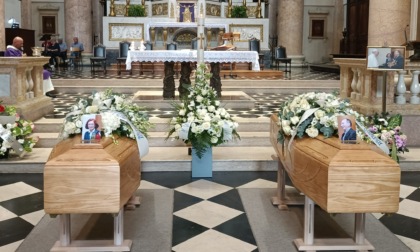 Commosso addio a Sandro e Assunta, i coniugi morti nel tragico schianto di Monte Marenzo