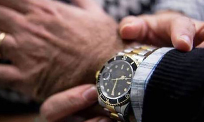 Aggredito e derubato del Rolex, vittima un ex assessore