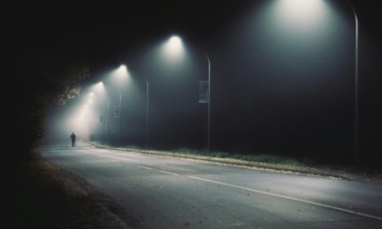 Progetto illuminazione, Acinque chiede un rimborso ai Comuni meratesi: “Richiesta legittima, lavori mai partiti”