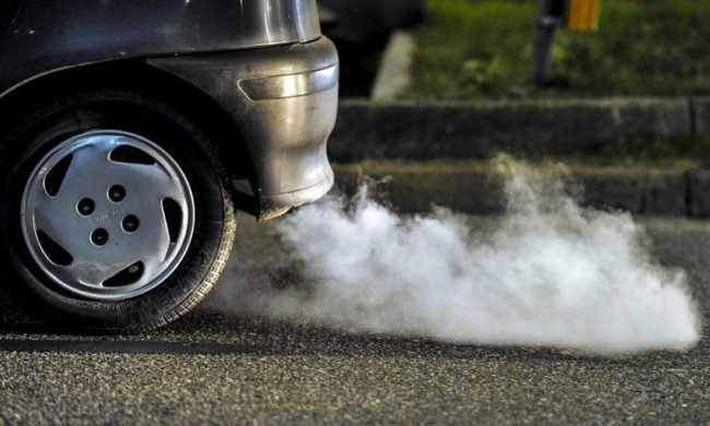 Regione Lombardia rinvia al 2026 le limitazioni ai diesel Euro 5: “Transizione con buon senso”