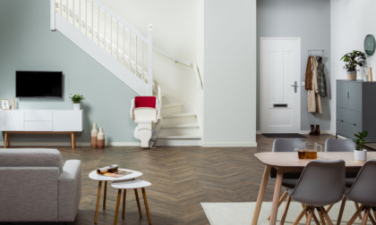 Soluzioni di mobilità domestica: come i montascale migliorano la vita degli anziani