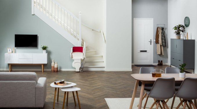 Soluzioni di mobilità domestica: come i montascale migliorano la vita degli anziani