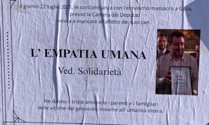 Dura condanna per il manifesto funebre contro Matteo Salvini  a Oggiono