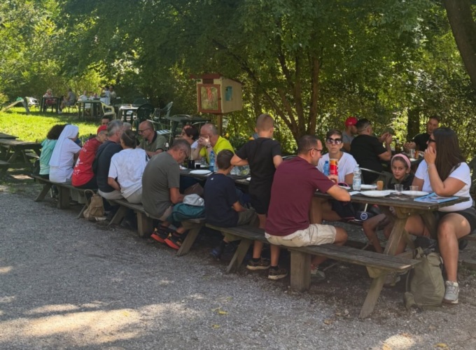 Lo Stallazzo è più forte delle frane: nonostante tutto si continua a mangiare