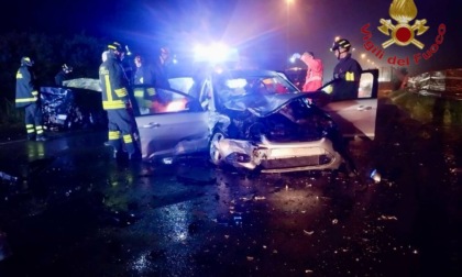 Incidente tra due auto, il bilancio è di tre feriti gravi