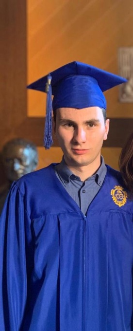 Ha una grave forma di autismo, ma è il primo in Italia a diplomarsi