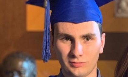 Ha una grave forma di autismo, ma è il primo in Italia a diplomarsi