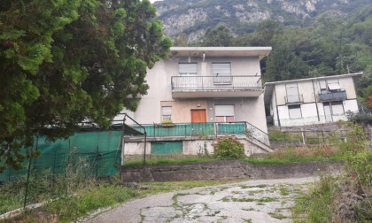 Tre palazzine costruite in fascia di rispetto cimiteriale: dovranno essere abbattute