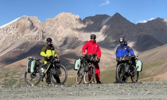 L’impresa di Michele Oggioni: 800km in bici nel Kirghizistan