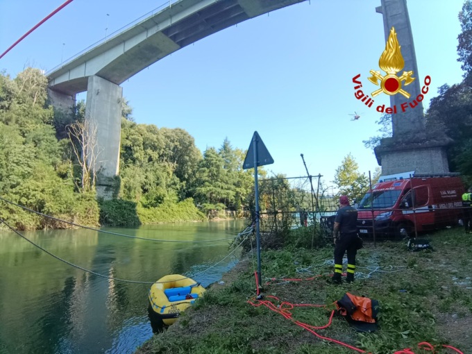 Trovato il corpo dell’uomo che si era tolto la vita gettandosi dal ponte sull’Adda