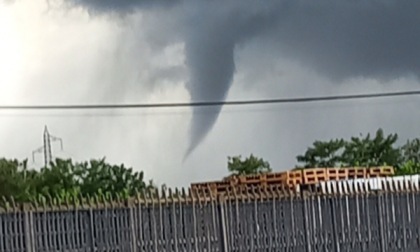 Maltempo, avvistato un tornado nei cieli del Meratese