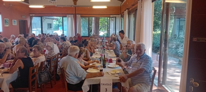 Il caldo non ferma gli Alpini: tutto esaurito il pranzo di Ferragosto
