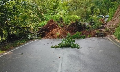 Maltempo, frana sulla strada per Aizurro: frazione isolata