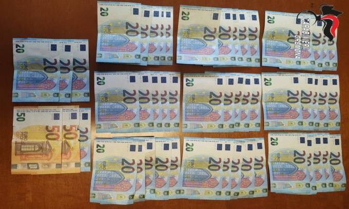 Soldi falsi, fermati giovani residenti in Bergamasca