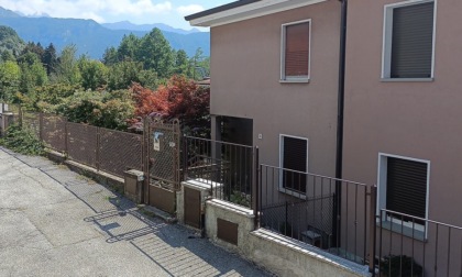 Viveva da anni con il fratello morto in casa: shock e sconcerto in paese