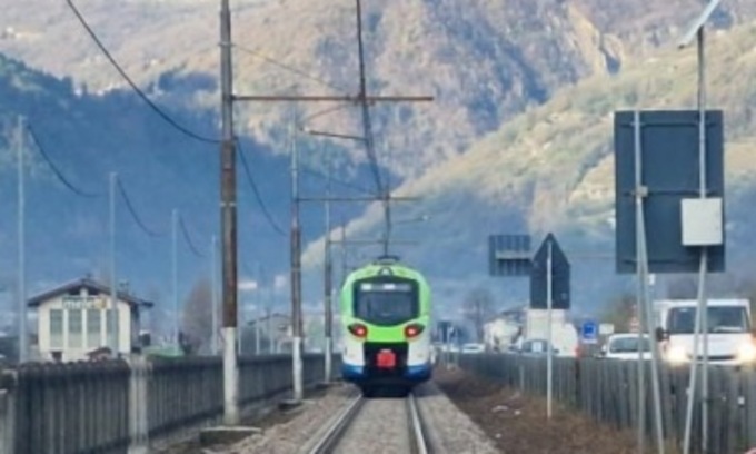 Uomo investito dal treno a Oggiono: interrotta la linea Lecco-Molteno-Milano