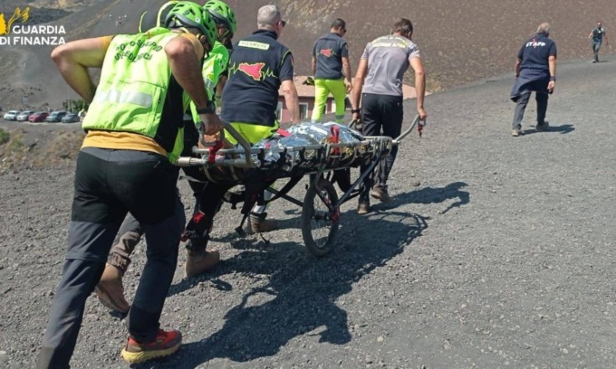 Si sente male sull’Etna: salvato dal Soccorso alpino