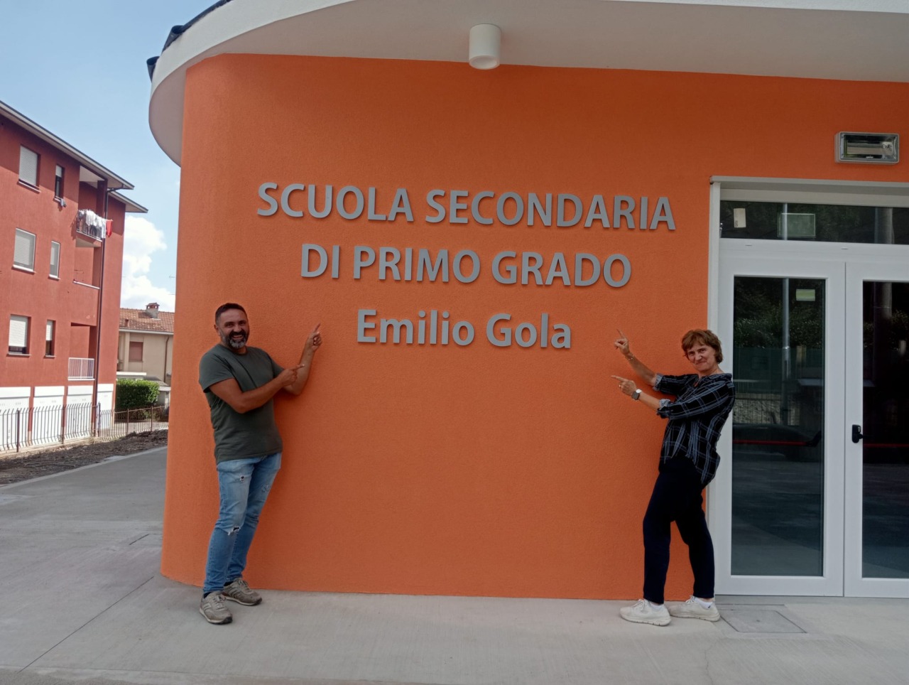 Nuova scuola aperta ai cittadini, gli amministratori fanno da Cicerone