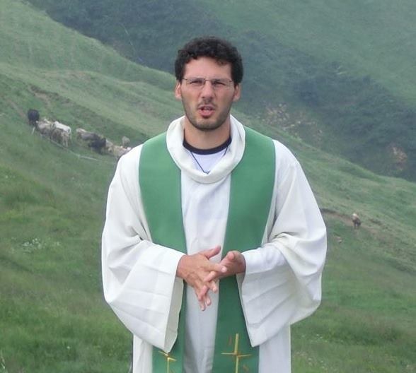 Fulmine a ciel sereno: don Matteo Marcassoli lascia Caprino