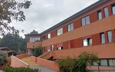 Futuro incerto per la primaria di Montevecchia: abbattimento o salvaguardia?