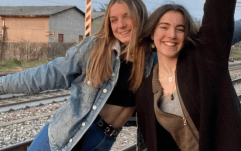 Dolore senza fine per  Milena Marangon e Giorgia Cagliani travolte e uccise a soli 21 anni a Brivio. Arrestato il conducente del furgone. Due giorni di lutto cittadino