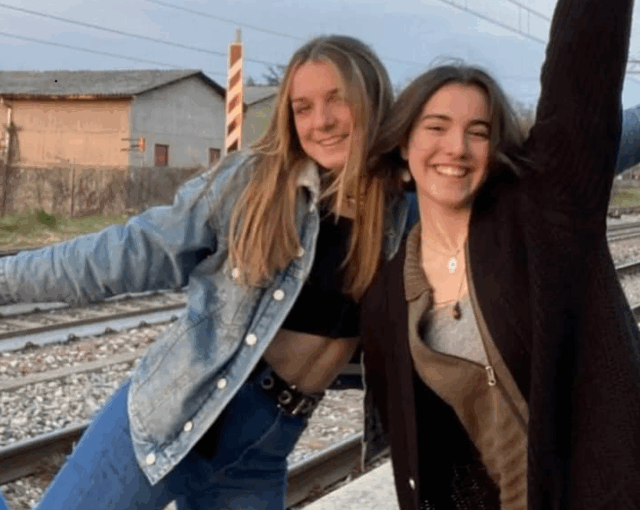 Dolore senza fine per Milena Marangon e Giorgia Cagliani travolte e uccise a soli 21 anni a Brivio. Arrestato il conducente del furgone. Due giorni di lutti cittadino