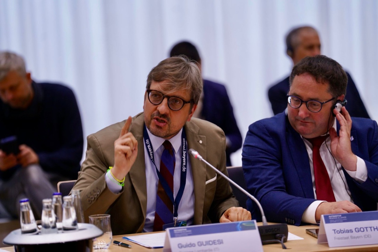 Automotive europeo: Guidesi a Monaco chiede alla UE di cambiare rotta