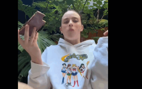 Billie Eilish stregata dai dolci Made in Brianza