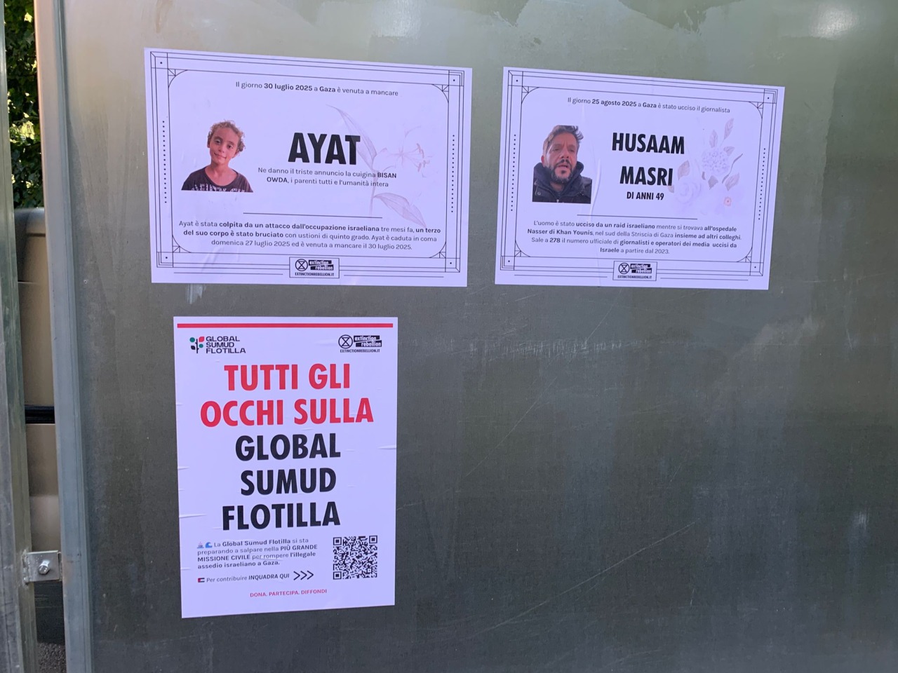 Sui muri della Brianza gli annunci dei morti nella Striscia di Gaza