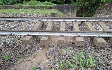 Maltempo: si apre una voragine in stazione