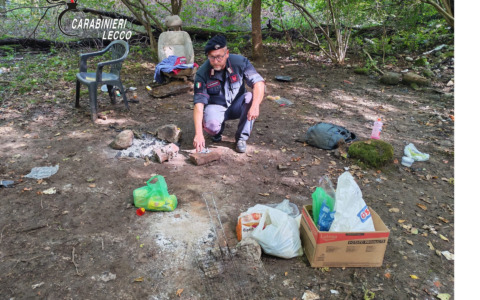 Boschi della droga: smantellati tre bivacchi dei pusher a Nibionno e Valgreghentino